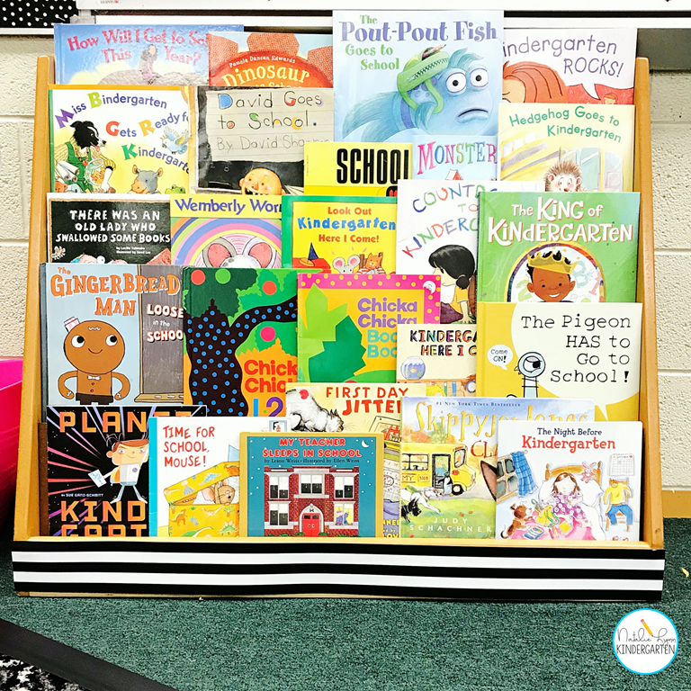 introducing centers in kindergarten - bookshelf center