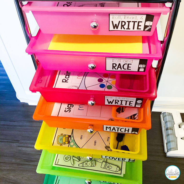 organizing your sight word station in kindergarten