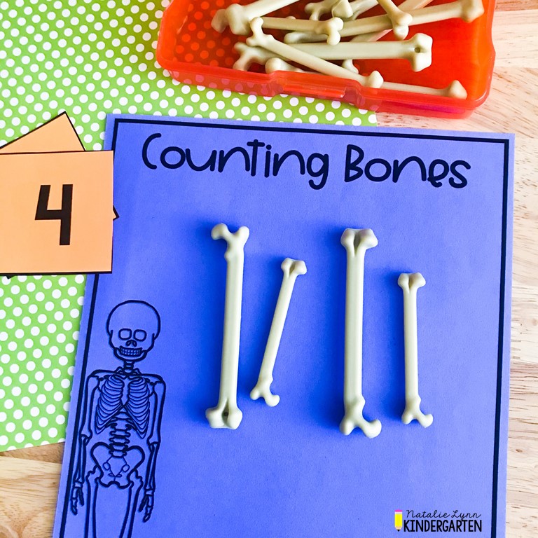 counting bones math center mat free Halloween math centers for preschool pre-K kindergarten